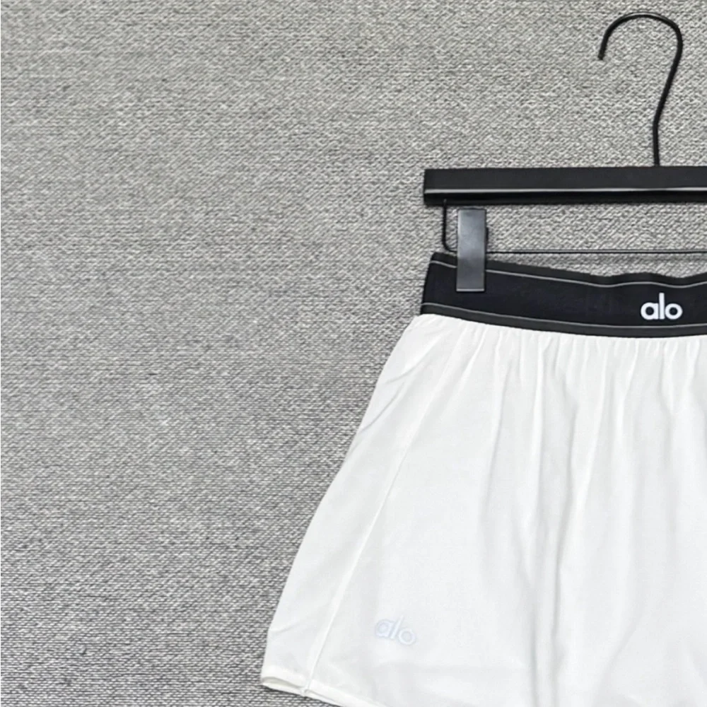 ALO Yoga lightweight white